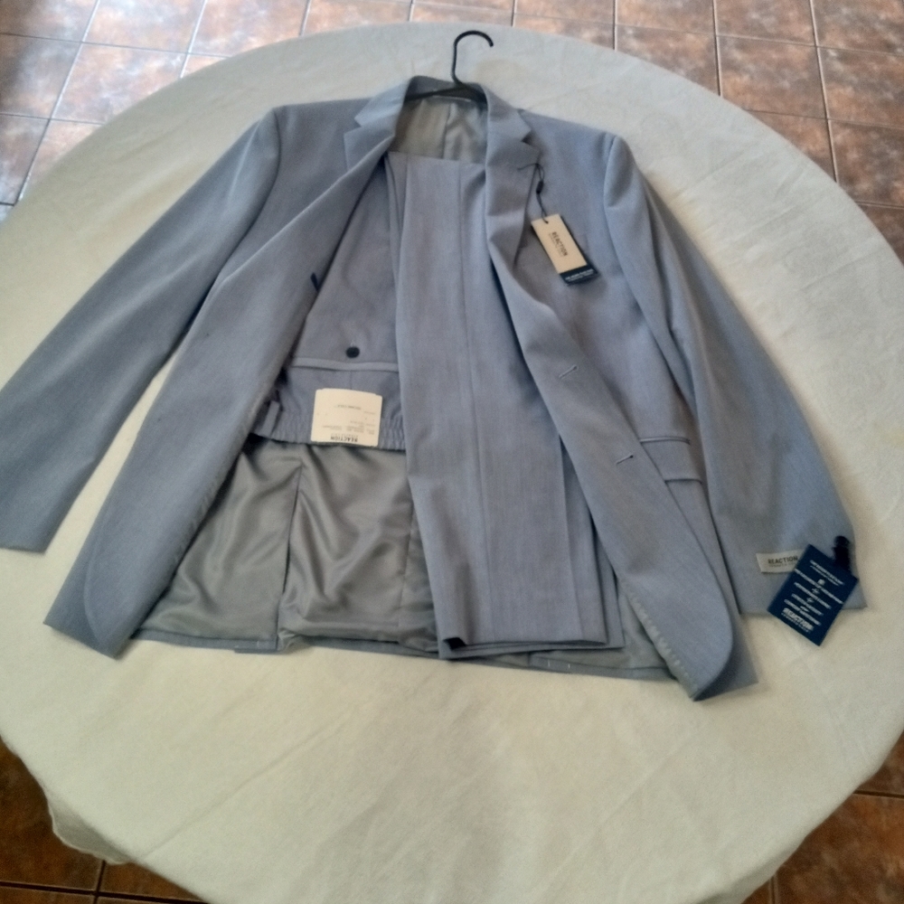 Keith Cole men 2 piece suit 40long 33wide